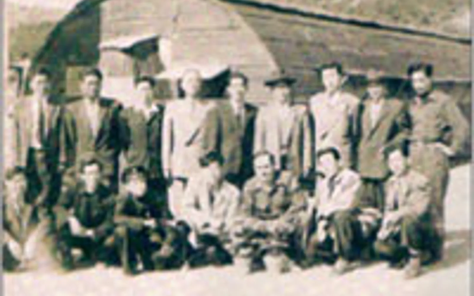 Early Korean Muslims at the temporary Imun-dong mosque during 1950s